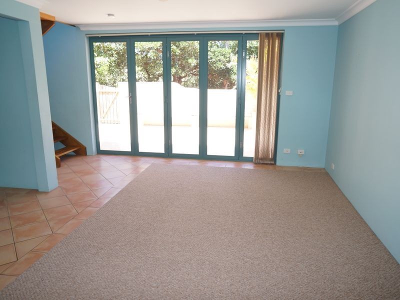 7 Pacific Parade, Old Bar NSW 2430