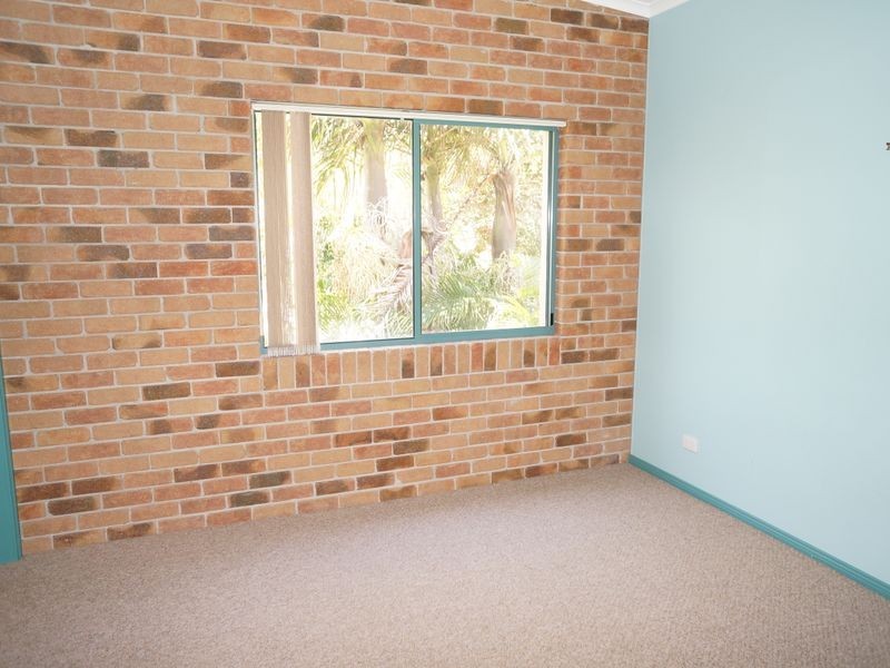 7 Pacific Parade, Old Bar NSW 2430