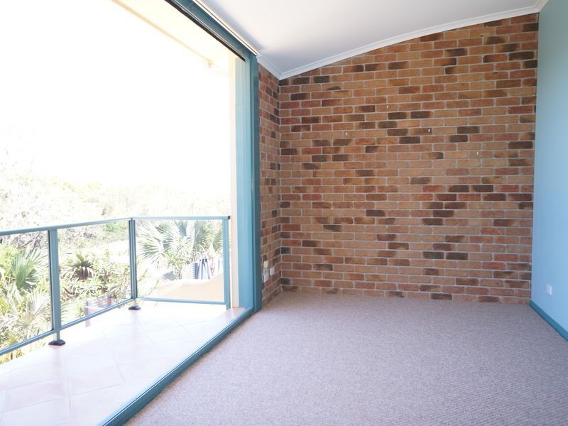 7 Pacific Parade, Old Bar NSW 2430