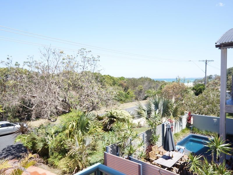 7 Pacific Parade, Old Bar NSW 2430