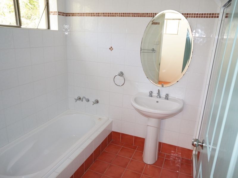 7 Pacific Parade, Old Bar NSW 2430