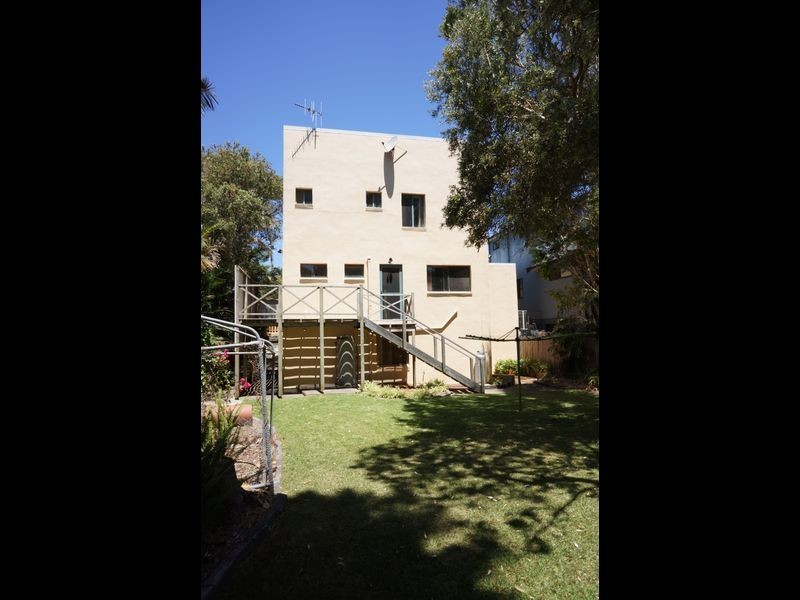 7 Pacific Parade, Old Bar NSW 2430