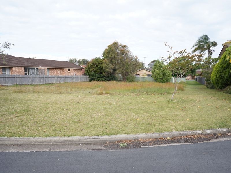 16 Joel Drive, Old Bar NSW 2430