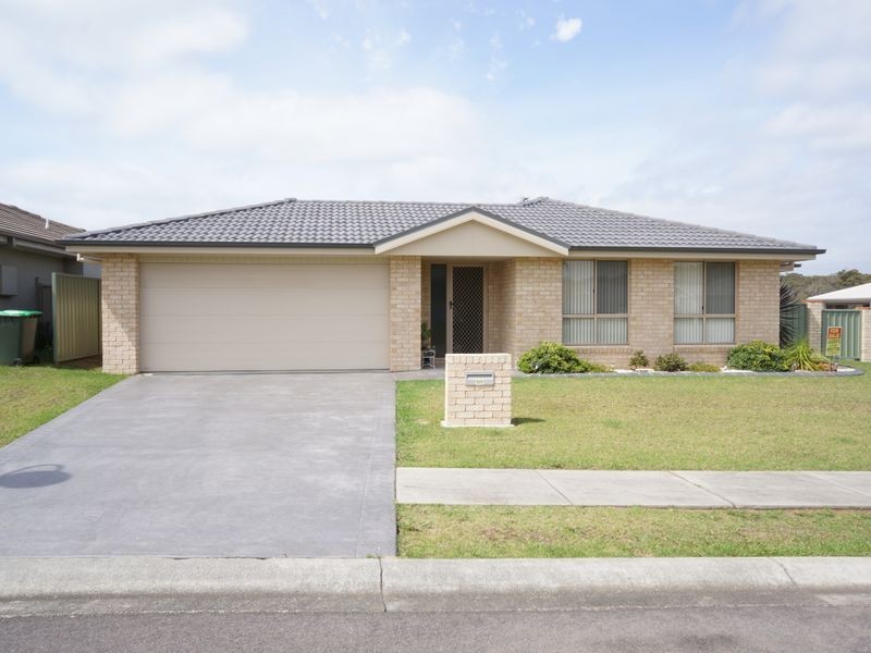 1 Mariner Avenue, Old Bar NSW 2430