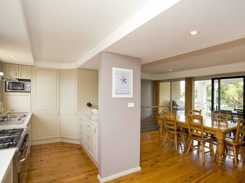 2 David Street, Old Bar NSW 2430