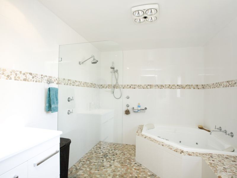 2 David Street, Old Bar NSW 2430