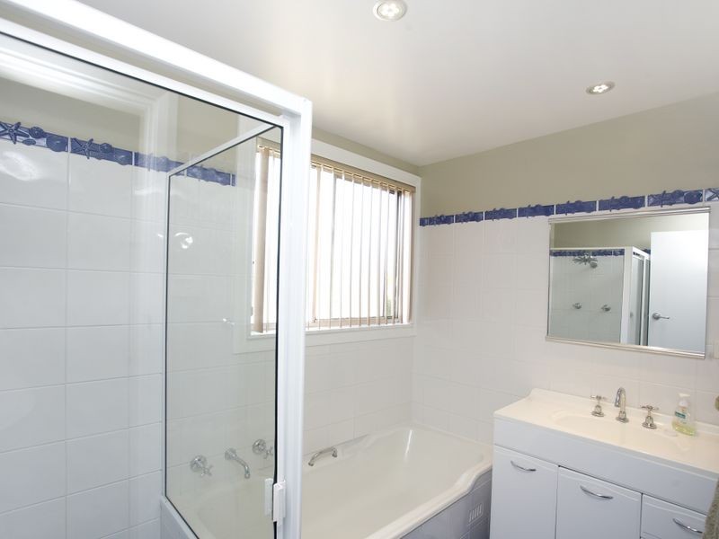 2 David Street, Old Bar NSW 2430