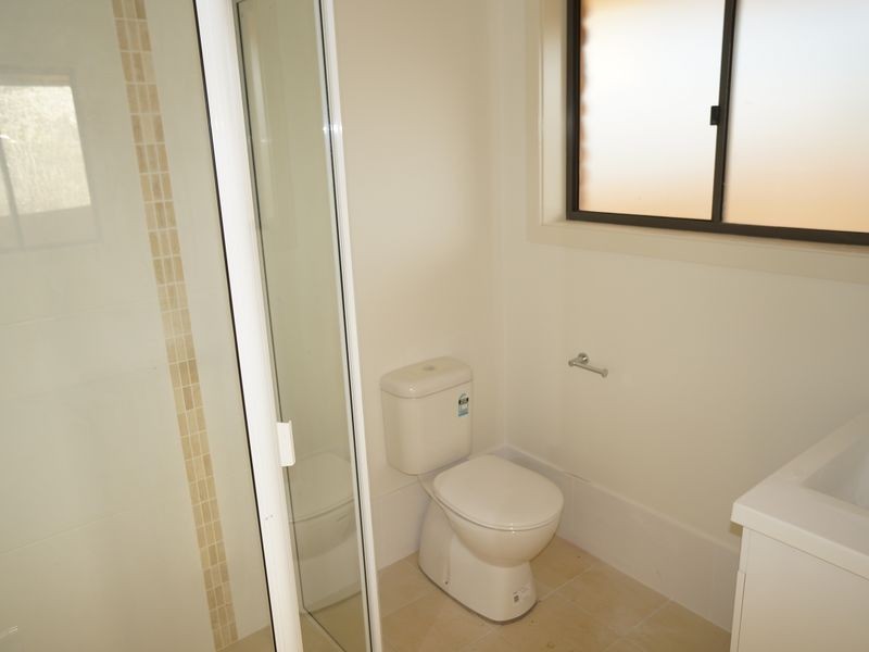 1/2 Flagtail Avenue, Old Bar NSW 2430