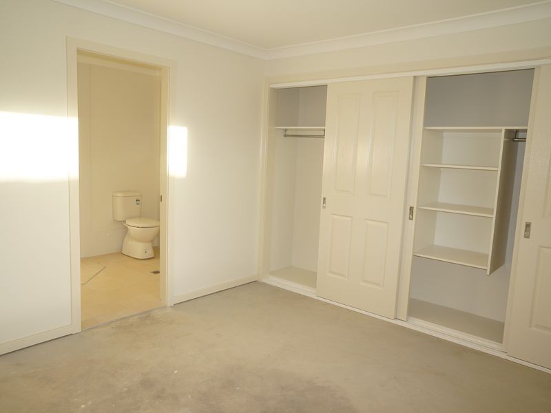 2/2 Flagtail Avenue, Old Bar NSW 2430