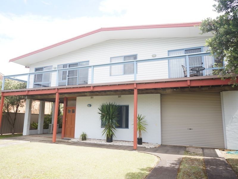 16 Old Bar Road, Old Bar NSW 2430