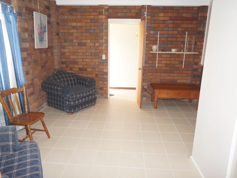 16 Old Bar Road, Old Bar NSW 2430