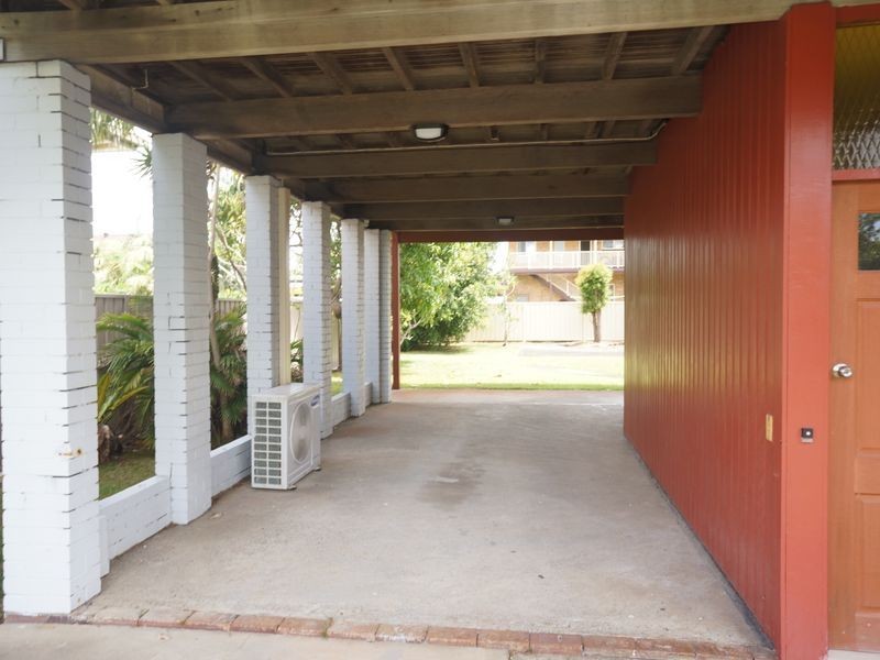 16 Old Bar Road, Old Bar NSW 2430