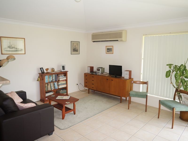 2/16 Rosier Place, Old Bar NSW 2430