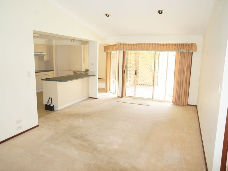 14 Joel Drive, Old Bar NSW 2430