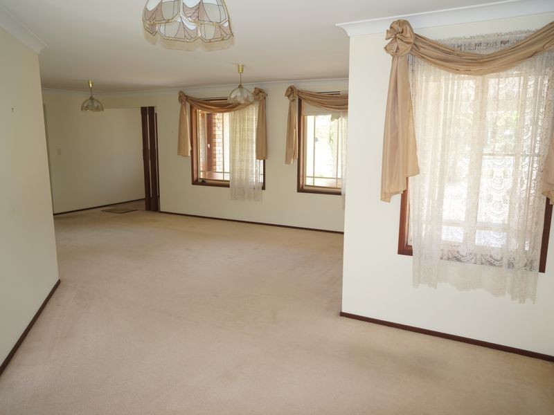 14 Joel Drive, Old Bar NSW 2430