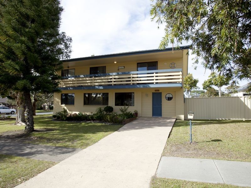 6 Waterman Street, Old Bar NSW 2430