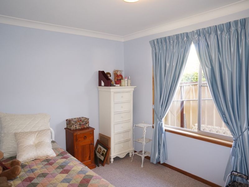 27 Joel Drive, Old Bar NSW 2430