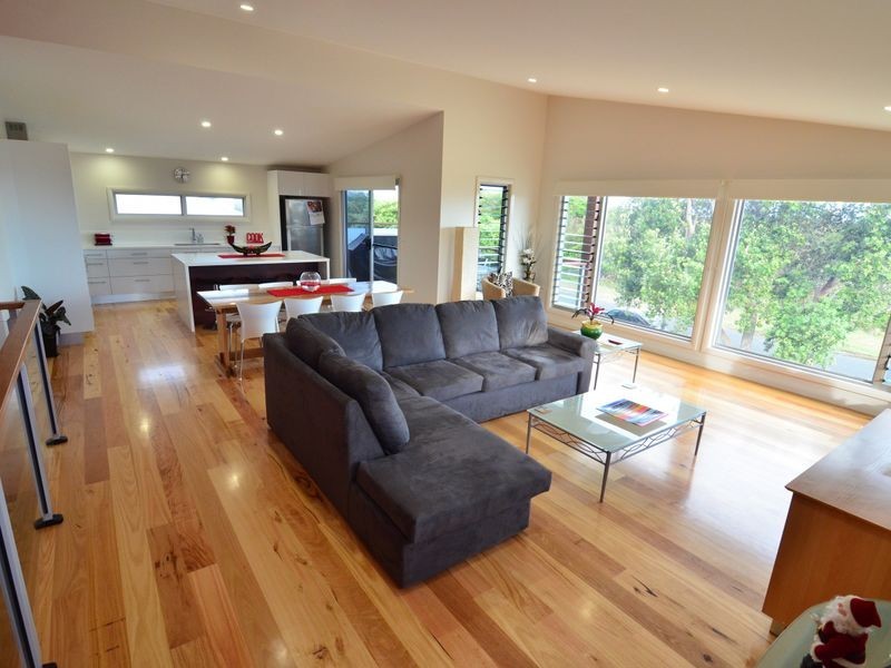 21 Pacific Parade, Old Bar NSW 2430