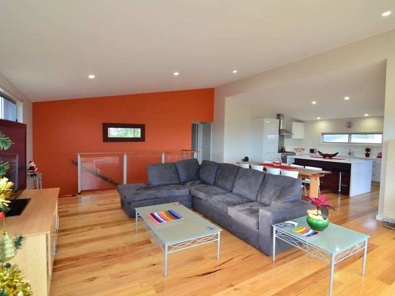 21 Pacific Parade, Old Bar NSW 2430