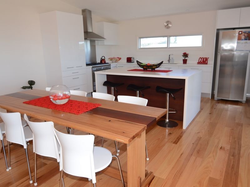 21 Pacific Parade, Old Bar NSW 2430