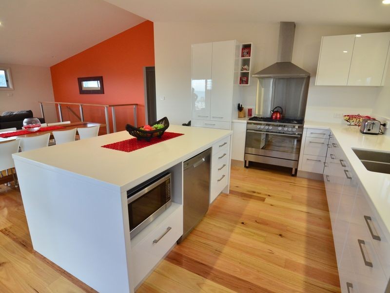 21 Pacific Parade, Old Bar NSW 2430