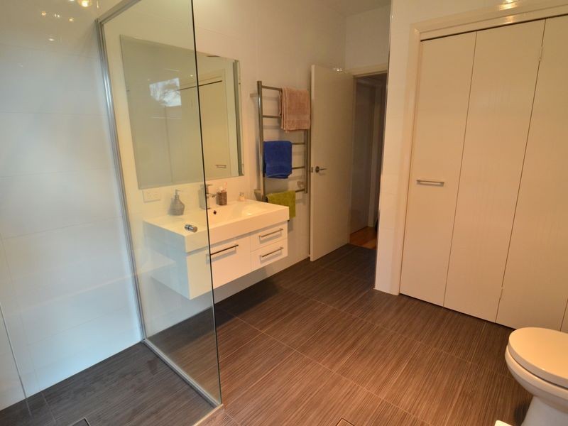 21 Pacific Parade, Old Bar NSW 2430