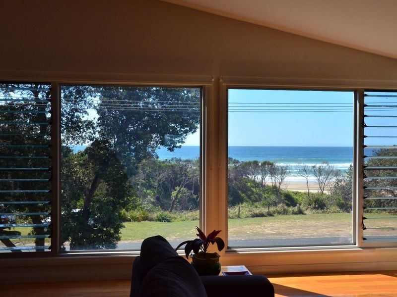 21 Pacific Parade, Old Bar NSW 2430