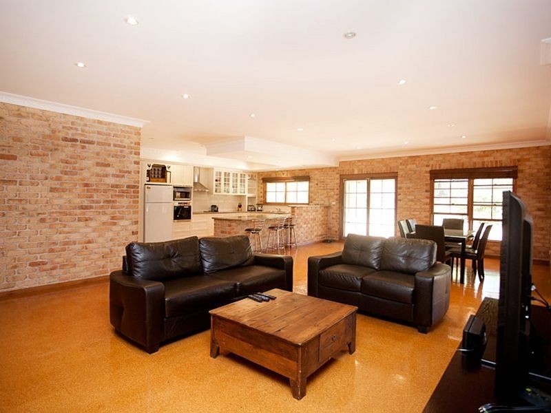 20 Kolinda Drive, Old Bar NSW 2430