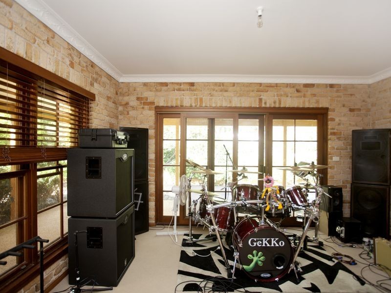 20 Kolinda Drive, Old Bar NSW 2430