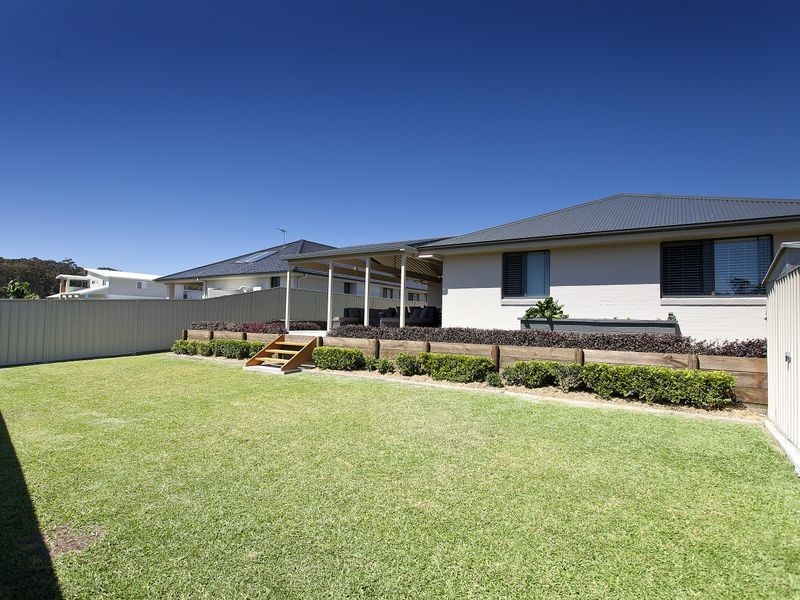 14 Janice Street, Wallabi Point NSW 2430