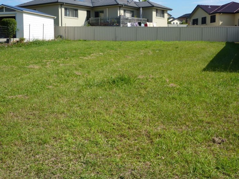 7 Medowie Road, Old Bar NSW 2430