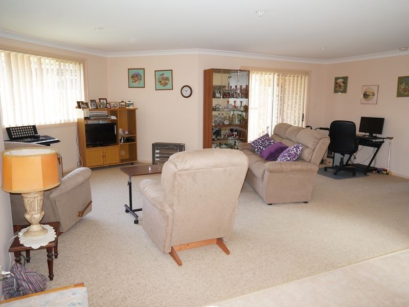 54 Medowie Road, Old Bar NSW 2430