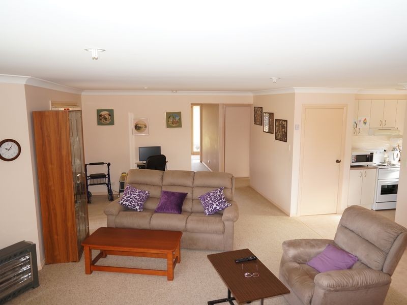 54 Medowie Road, Old Bar NSW 2430