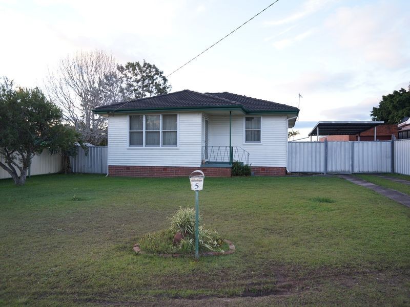 5 Gwenneth Ave, Taree NSW 2430