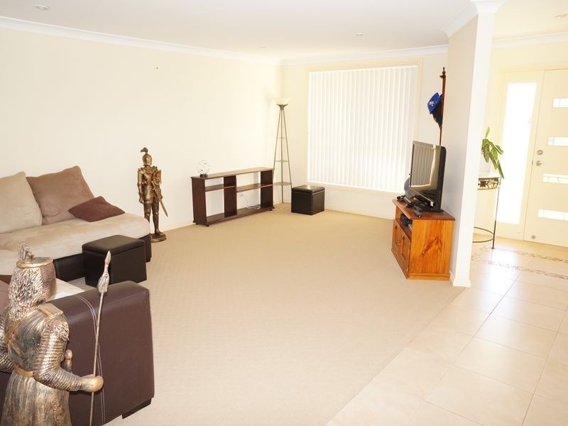 14 Rosier Place, Old Bar NSW 2430