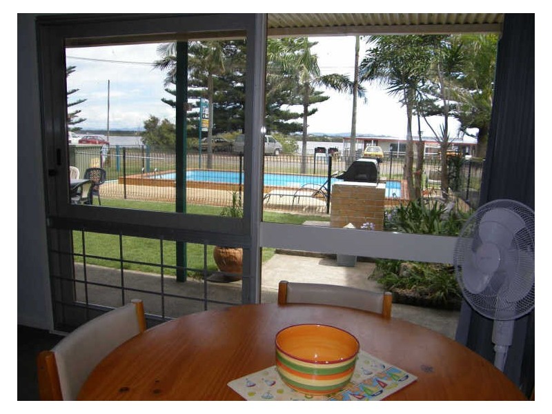 2/91 Main Road, Manning Point NSW 2430