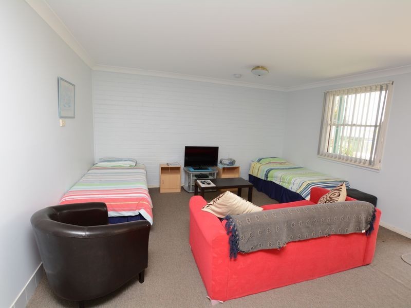 2/91 Main Road, Manning Point NSW 2430