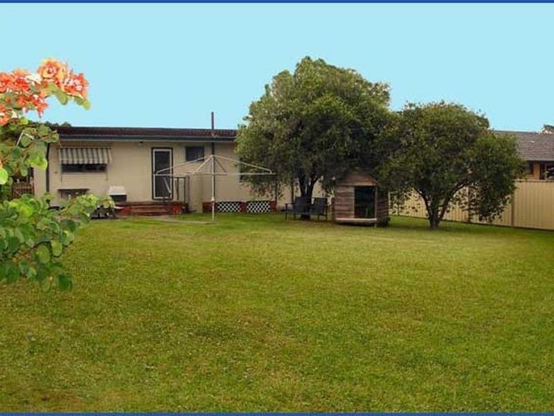 23 Bryan Street, Old Bar NSW 2430