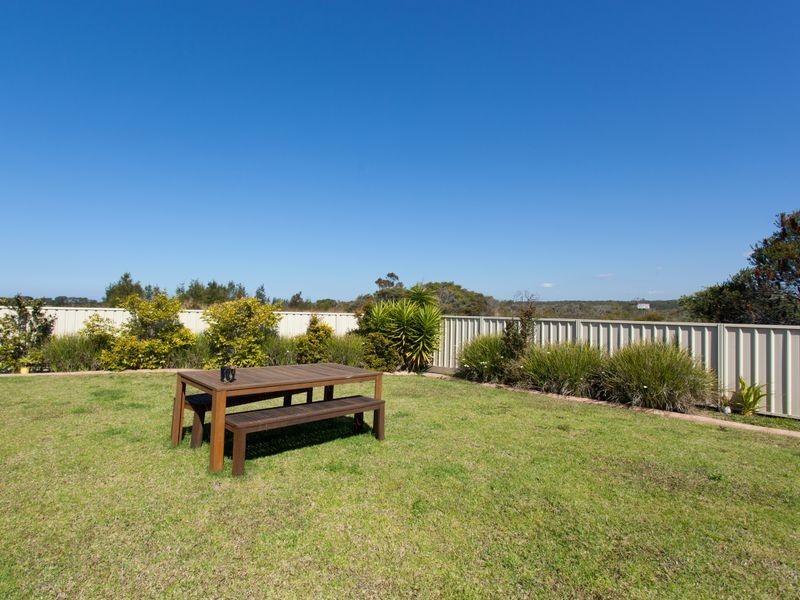 12 Shantull Drive, Wallabi Point NSW 2430