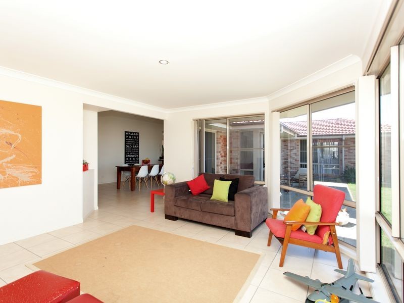 12 Shantull Drive, Wallabi Point NSW 2430