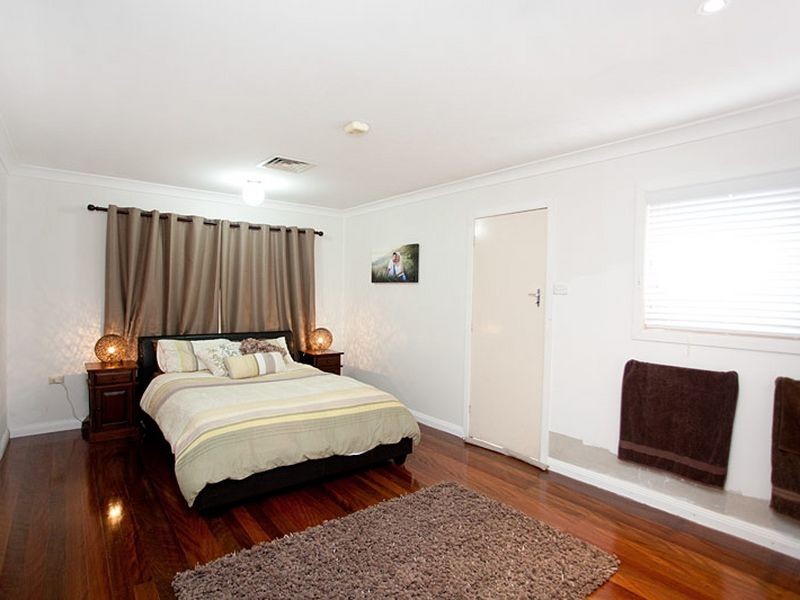 11 McLaughlin Ave, Taree West NSW 2430