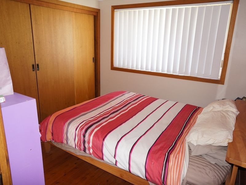 8 Laurina Close, Old Bar NSW 2430
