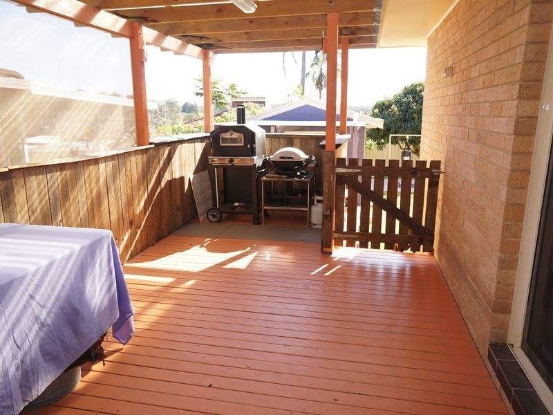 8 Laurina Close, Old Bar NSW 2430