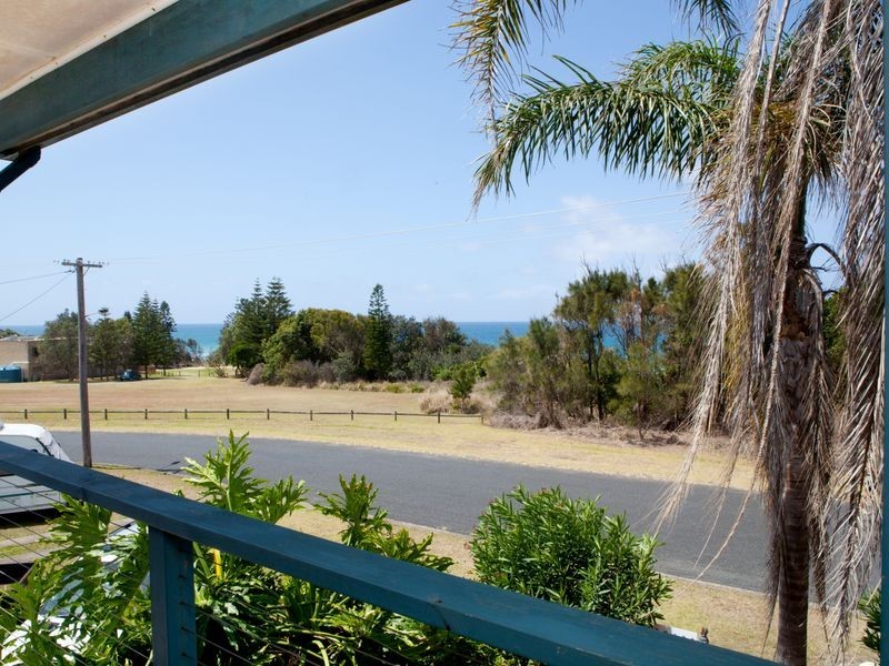 19 Ungala Road, Old Bar NSW 2430