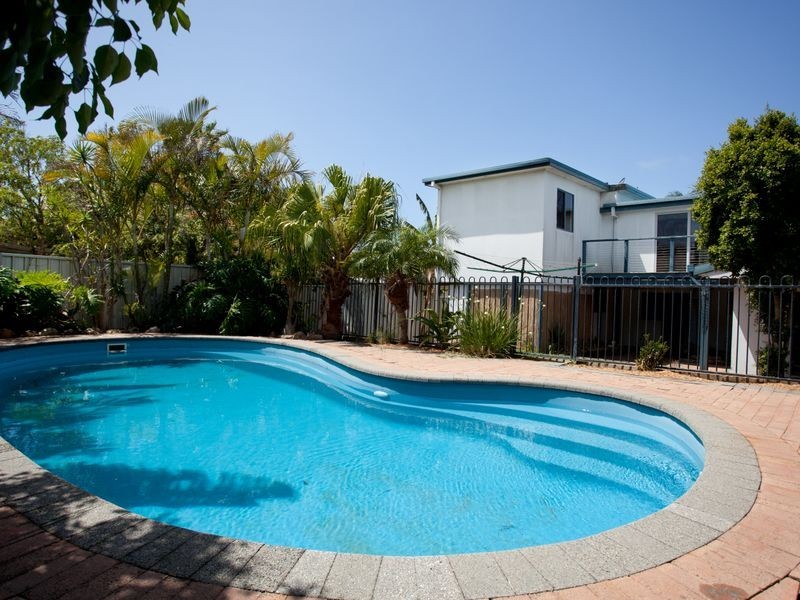 19 Ungala Road, Old Bar NSW 2430