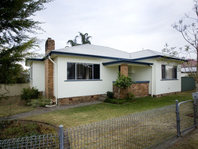 5 Hinten Crescent, Taree NSW 2430
