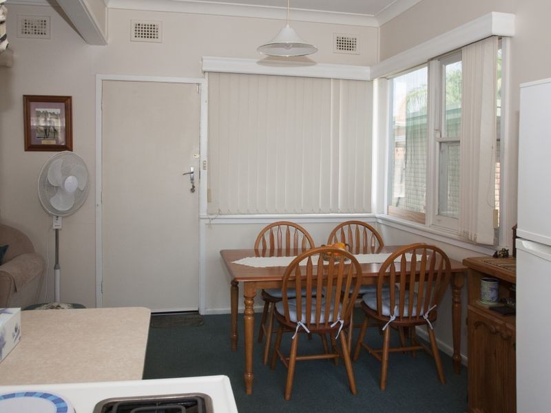 18 Florence Street, Taree NSW 2430