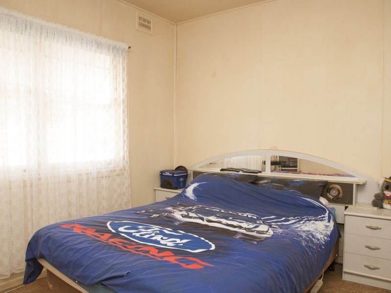 18 Florence Street, Taree NSW 2430