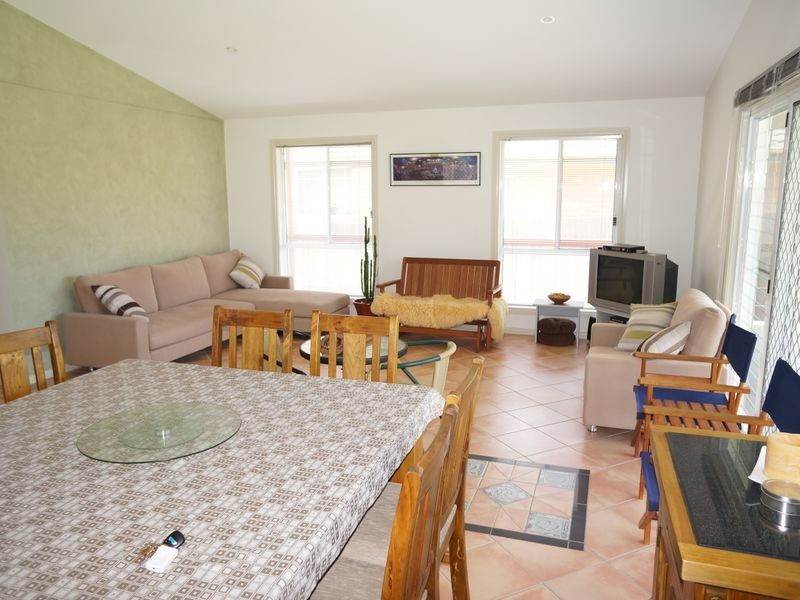 43 Waterman Street, Old Bar NSW 2430