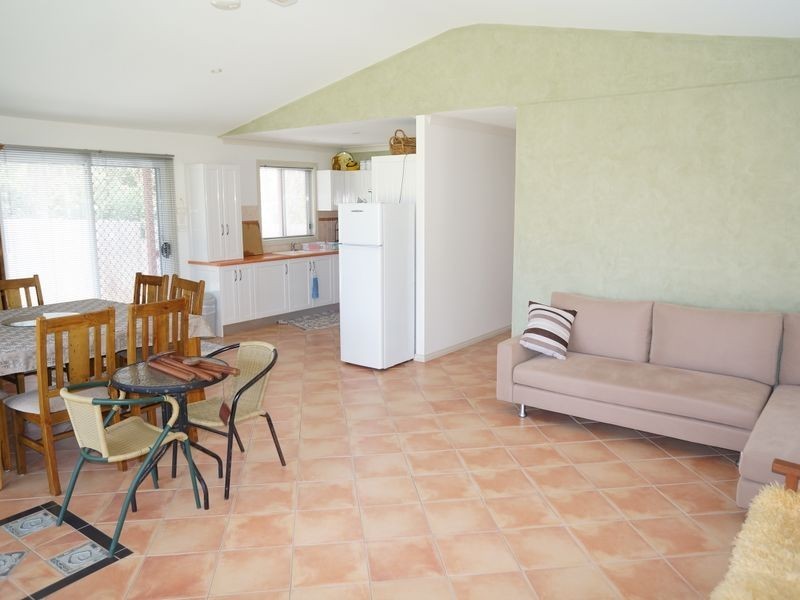 43 Waterman Street, Old Bar NSW 2430